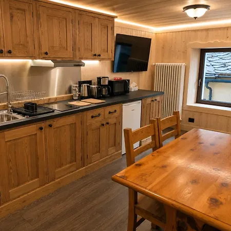 Cozy Apartment, Private Entrance,
